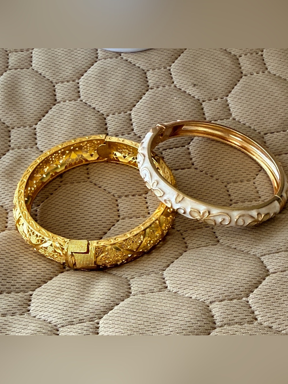 Gold-Tone Cloisonné
Style & Textured cut gold Bangle
Bracelet Set - 2-Piece
NIP
